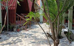 Gili Mesari Cottages & Homestay